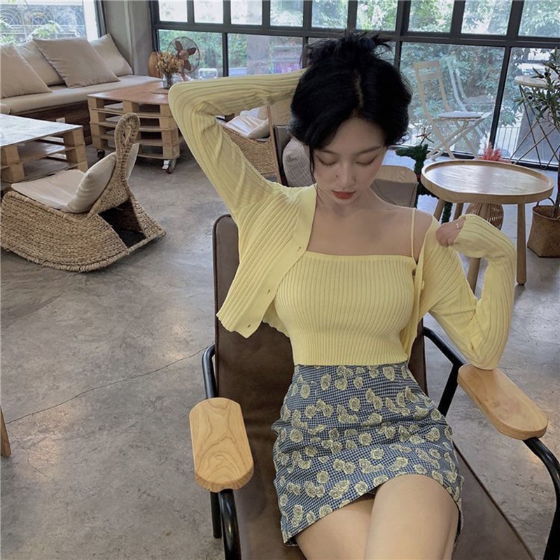 Áo croptop hai mảnh tay dài phong cách phương Tây