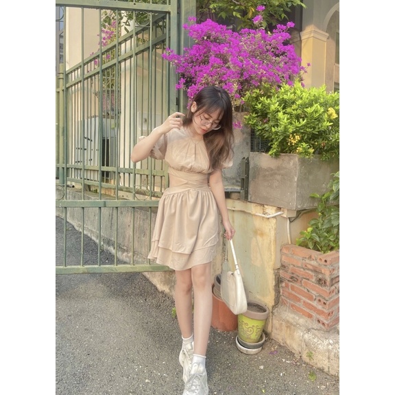 Đầm Emma khoét eo tay bồng | BigBuy360 - bigbuy360.vn