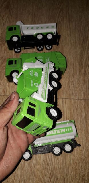 Sét 4 xe mô hình bằng nhựa xe vệ sinh chạy chớn rất đẹp