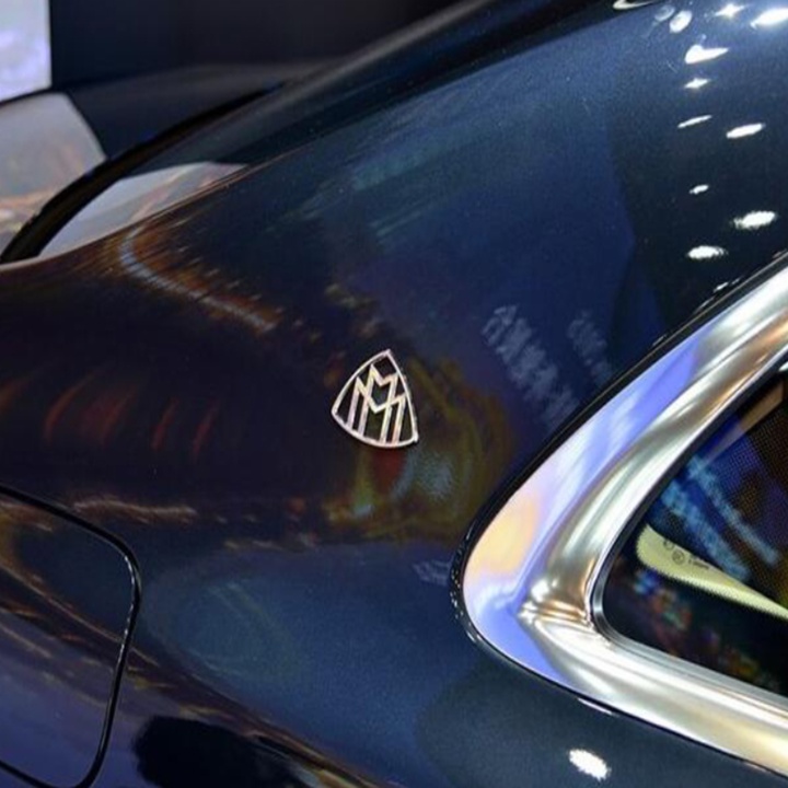 Bộ 2 chiếc logo biểu tượng gắn hông xe Maybach, chất liệu hợp kim cao cấp