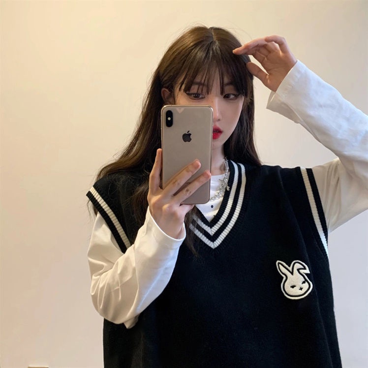 Áo Len Không Tay Cổ Chữ V Dáng Rộng In Hình Thỏ Dễ Thương Cho Nữ