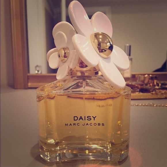 Nước hoa chính hãng Nữ Marc Jacobs Daisy Eau De Toilette 5ml/10ml/20ml ˢᵘᵐᵐᵉʳᴹᴵˢᵀˢᴳ | Thế Giới Skin Care