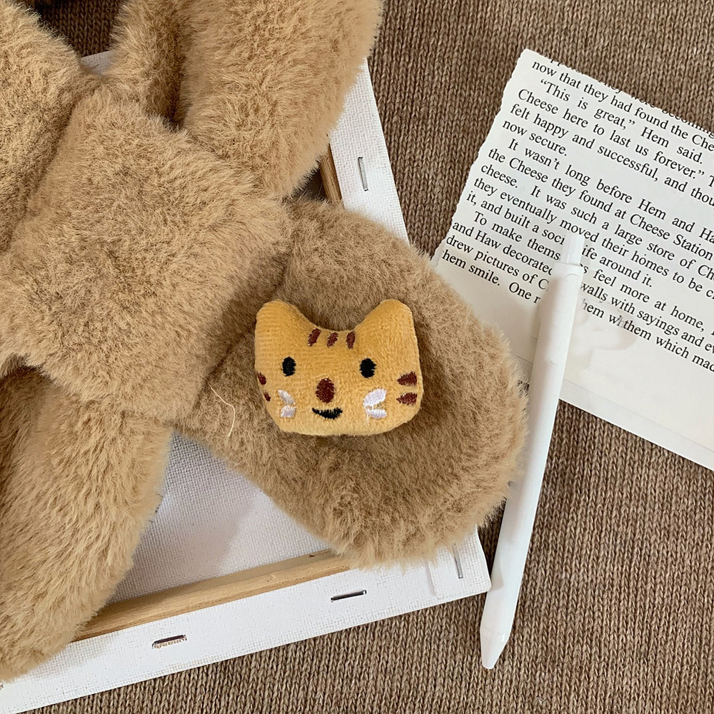 Ghim cài áo hình mèo xinh xắn