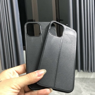 Ốp lưng iphone auto focus đen vân da nhưa mền xs max/ 11 pro max/ 12 pro max/