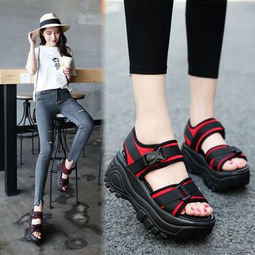 Sandal Bánh Mỳ 2 Màu Có Móc Khoá Cao Cấp Hot Trends