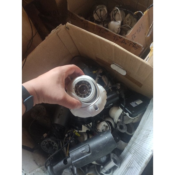Camera trong nhà, ngoài trời hàng lỗi, dọa trộm