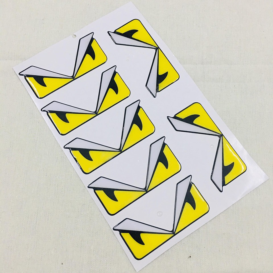 TEM NỔI MẮT CÚ TRANG TRÍ XE DỄ THƯƠNG