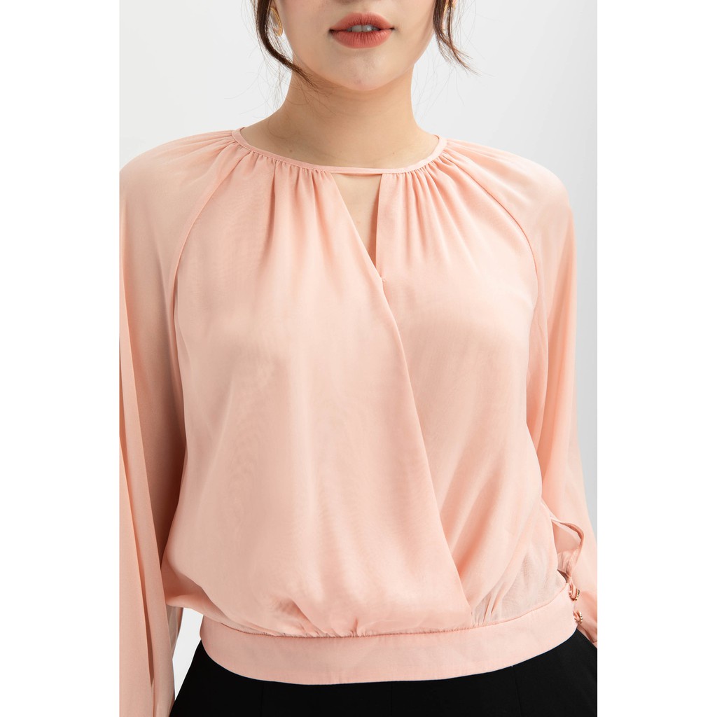 [NHẬP WABRTL5 GIẢM 10% TỐI ĐA 50K ĐH 250K ]Áo kiểu cổ cutout nữ IVY moda MS 17M6337