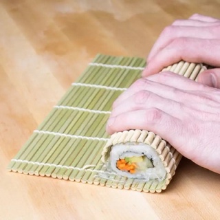 Mành tre cuốn cơm làm sushi