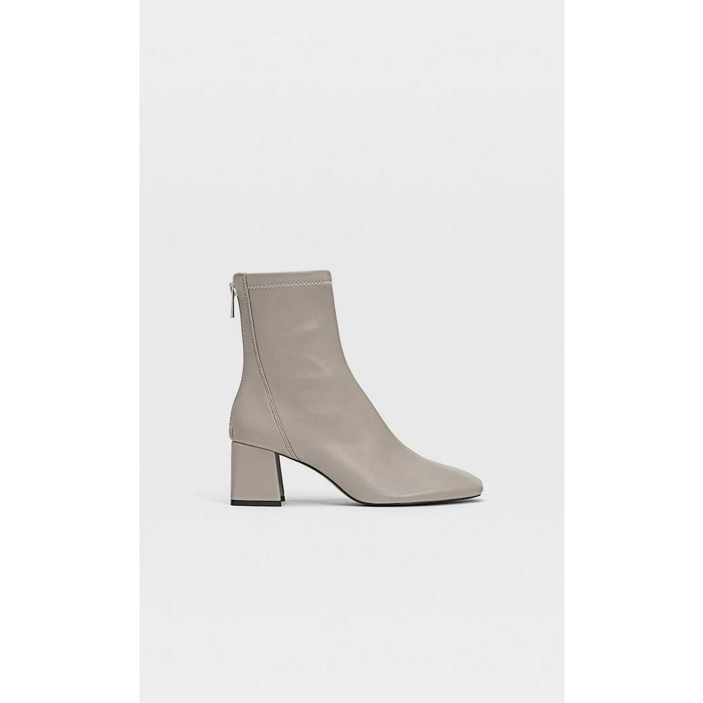 Boot Stradivarius
