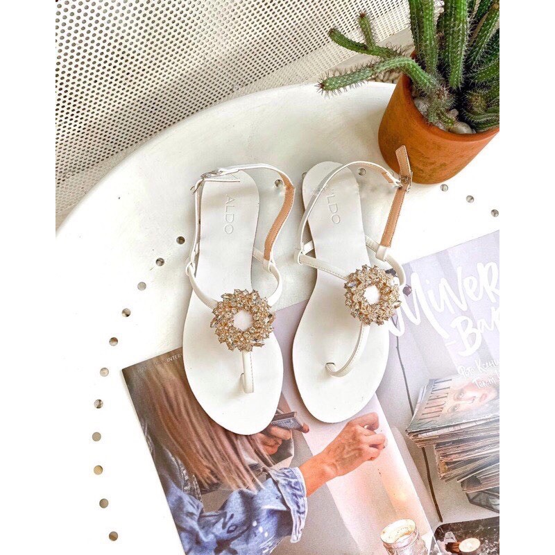 [Shop bán sỉ] Giày sandal nữ dây đi biển đế bệt hoa đá vàng lấp lánh siêu xinh