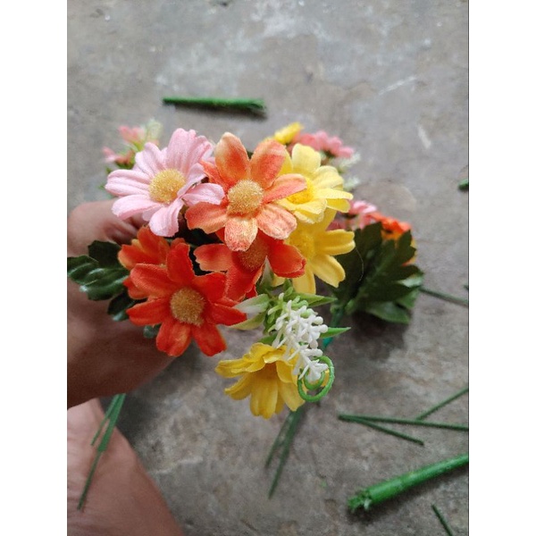 Chậu người trồng cây trang trí .tặng kèm sen đá .bao bể.
