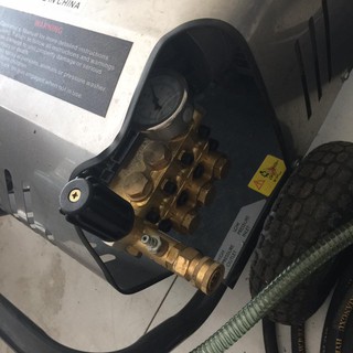 Máy rửa xe cao áp Lutian 2200PSI-3KW