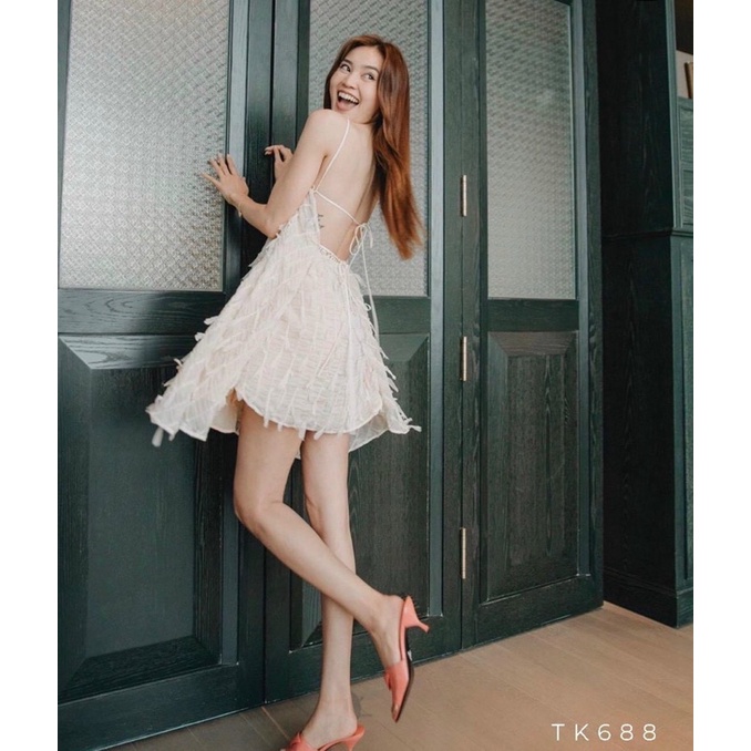 Đầm yếm tiểu thư hở lưng voan thêu đính lông vũ Ninh Dương Lan Ngọc