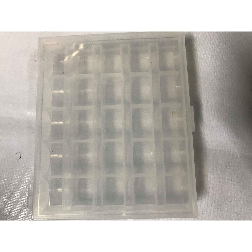 Hộp nhựa đựng suốt chỉ 25 ngăn