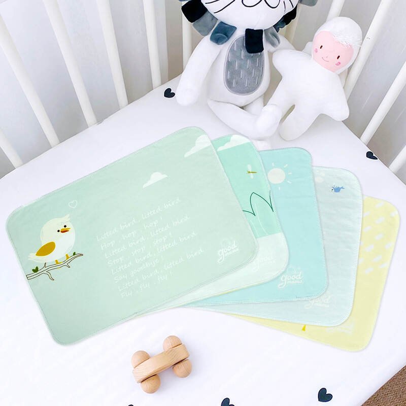 Combo 4 món đồ ngủ sơ sinh dành cho bé gái Goodmama: Màn chụp, bộ gối chặn, lót chống thấm, chăn sợi tre cotton