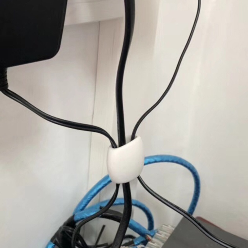 Bộ 4 Giá Đỡ Dây Cáp Sạc USB Hình Tròn Màu Trơn Tiện Dụng Cho Gia Đình / Văn Phòng