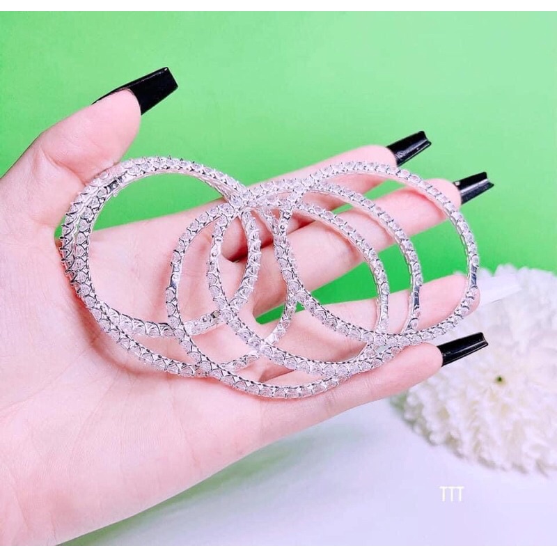 Vòng cứng full đá bạc ta cho bạn gái
