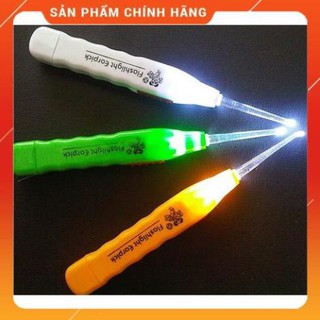 LẤY RÁY TAI CÓ ĐÈN