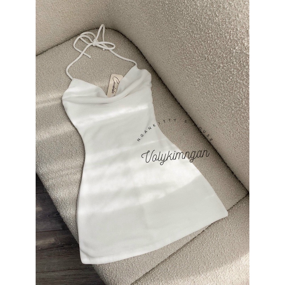 Đầm yếm cổ đổ cột cổ hở lưng trơn ôm body mẫu mới cực hot , chất thun gân mềm mịn ly