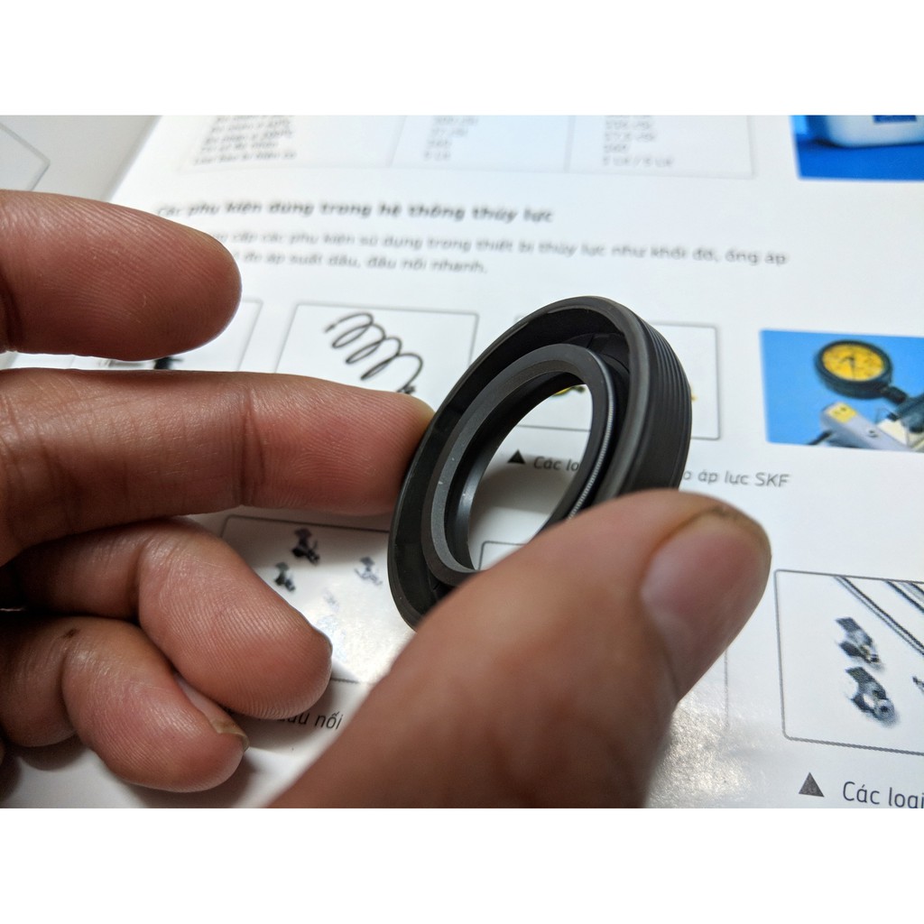 Phốt chặn SKF dành cho mâm sau Honda Winner