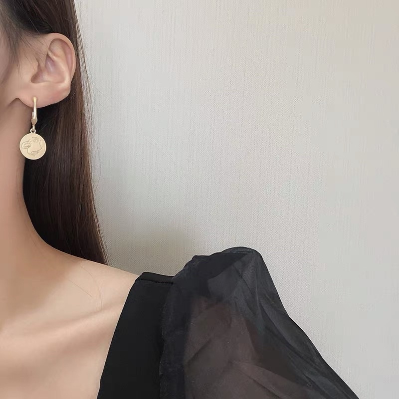 Hoa tai mặt cười vuông tròn - Maben