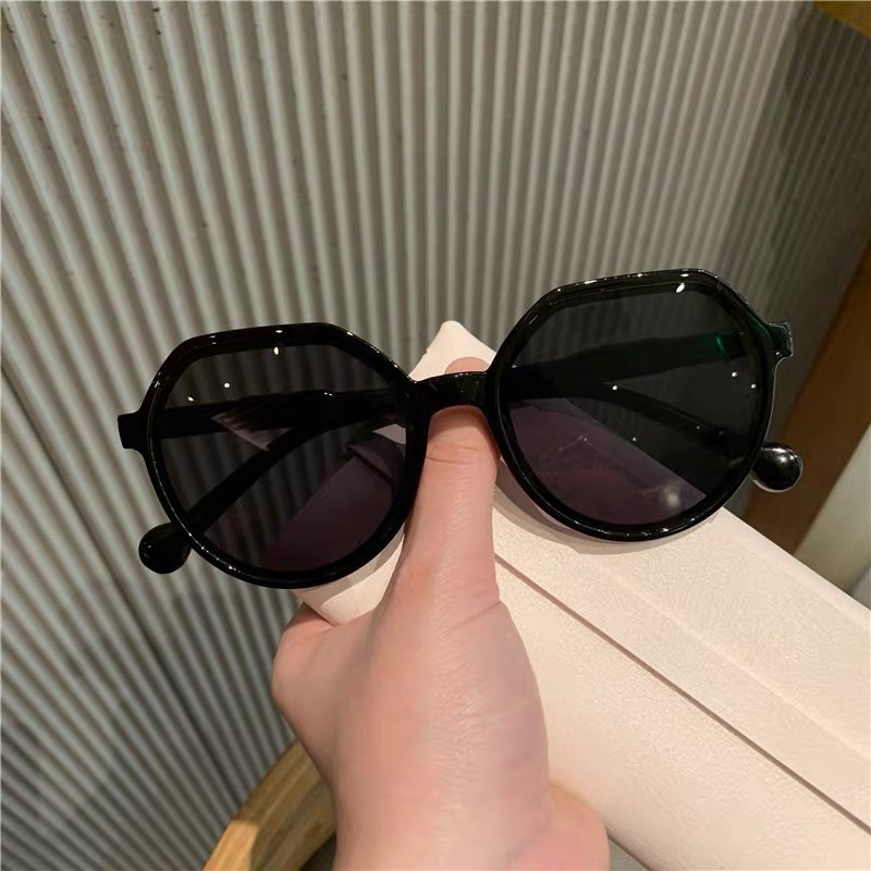 Kính mát WE FLOWER gọng tròn nhỏ chống tia UV400 phong cách Hàn Quốc cổ điển thời trang unisex