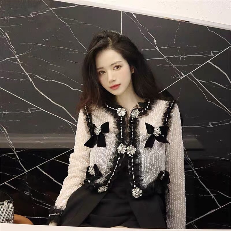 ÁO KHOÁC MÙA THU TIỂU THƯ SANG CHẢNH ĐÍNH ĐÁ VIỀN REN