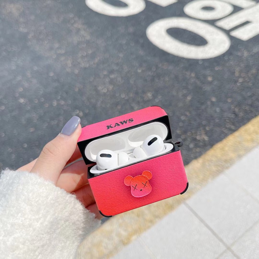 Vỏ Bảo Vệ Hộp Sạc Tai Nghe Airpods 1 / 2 / Pro Bằng Da Chống Rơi Hình Gấu Kaws | BigBuy360 - bigbuy360.vn