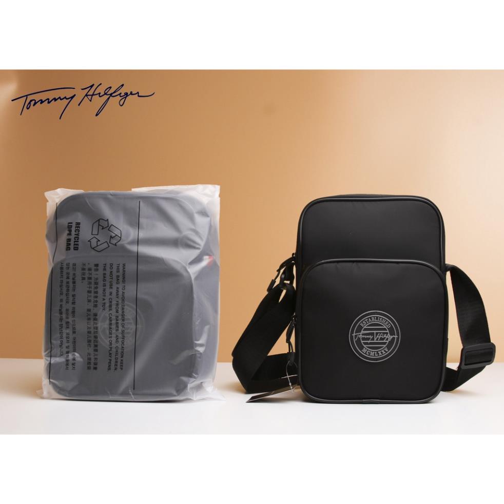 Túi đeo chéo Tommy Hilfiger black legend 2022 Full tem tag logo cao su 3D siêu , 02 ngăn trong và ngoài, vải canva