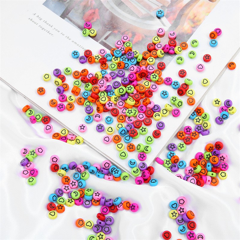Bộ hạt cườm Beadia dạng phẳng bằng acrylic trang trí nhiều hình đa dạng có lỗ xỏ dùng để làm đồ trang sức