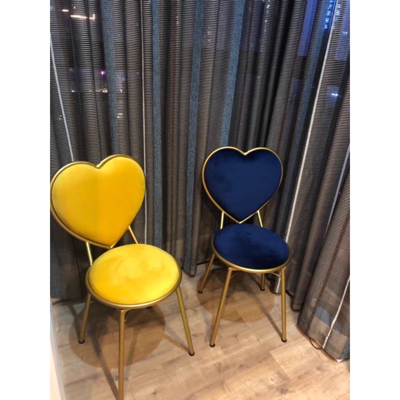 Ghế tim bàn trang điểm