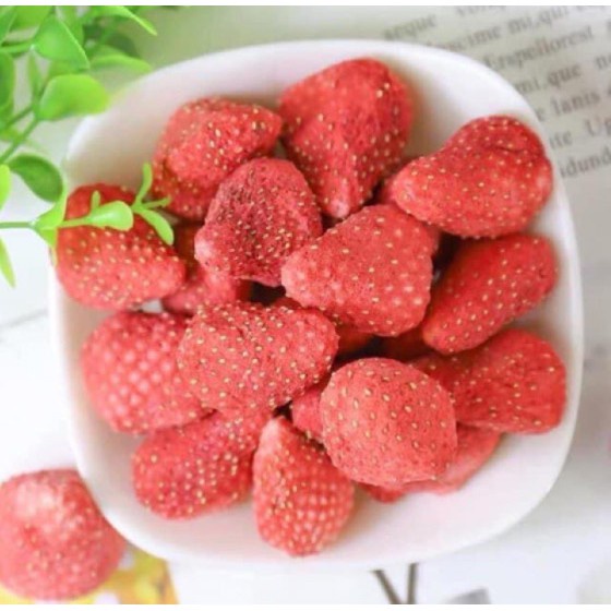 Dâu tây sấy dẻo không đường, Dâu tây sấy nguyên vị chua ngọt không đường Bảo Quân