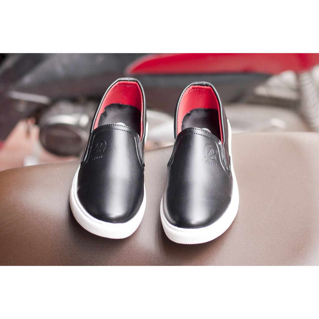 Giày Slip On Nam Aroti Đế Khâu Chắc Chắn Phong Cách Đơn Giản Màu Đen - Trắng - M498 | BigBuy360 - bigbuy360.vn