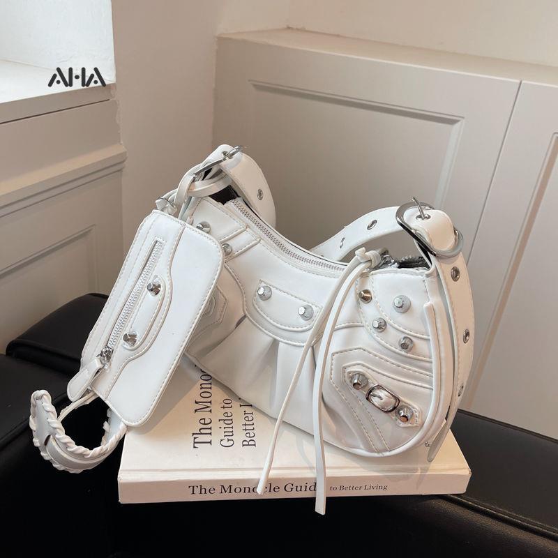 Túi xách AHA official đính đinh tán phong cách thời trang dành cho nữ