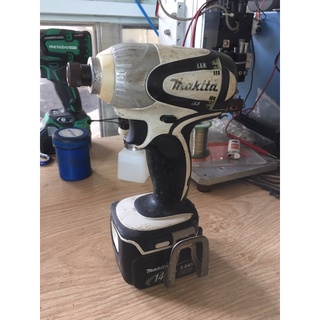 Bắn vít makita td130