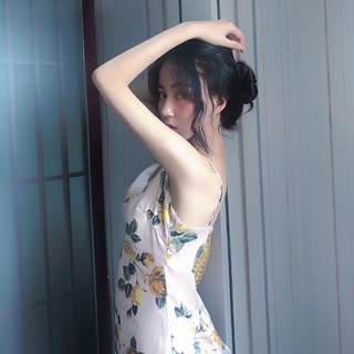 Đầm Hai Dây Ôm Eo Đính Hoa Hồng