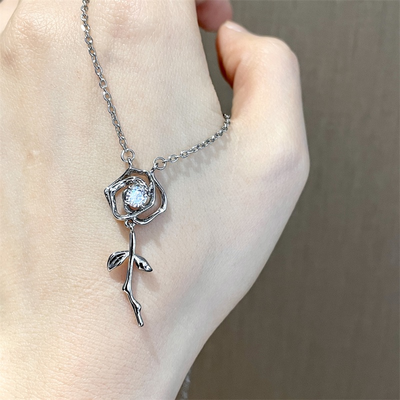 Vòng cổ Mặt Hoa Hồng Đính Đá Zircon Phong Cách Hàn Quốc