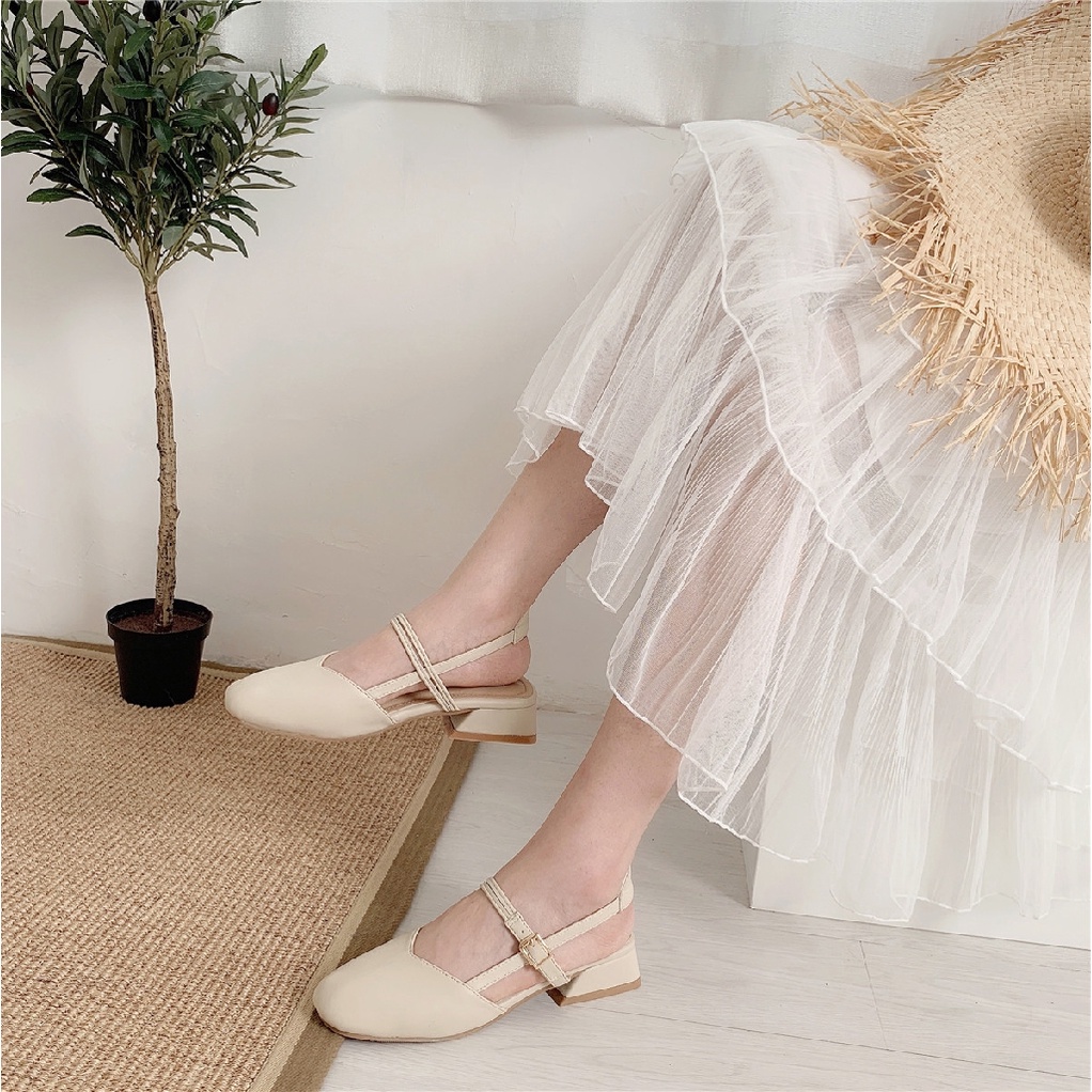 Sandal Nữ, Giày Cao Gót Bít Mũi Đế Vuông 3cm Phong Cách Vintage Xinh Xắn - D02 Kumi Store