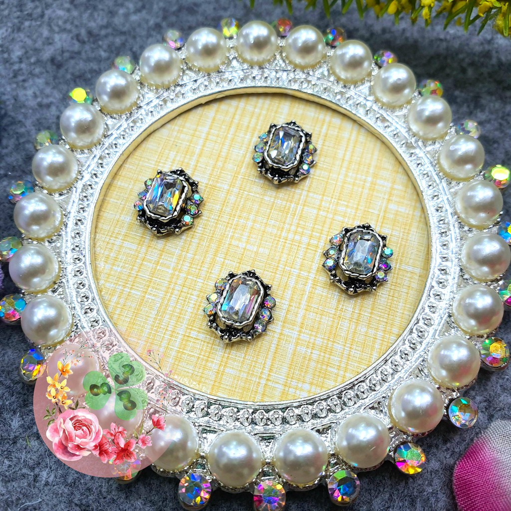 Mã CR114 . Charm kim loại đính đá trang trí móng siêu xinh.