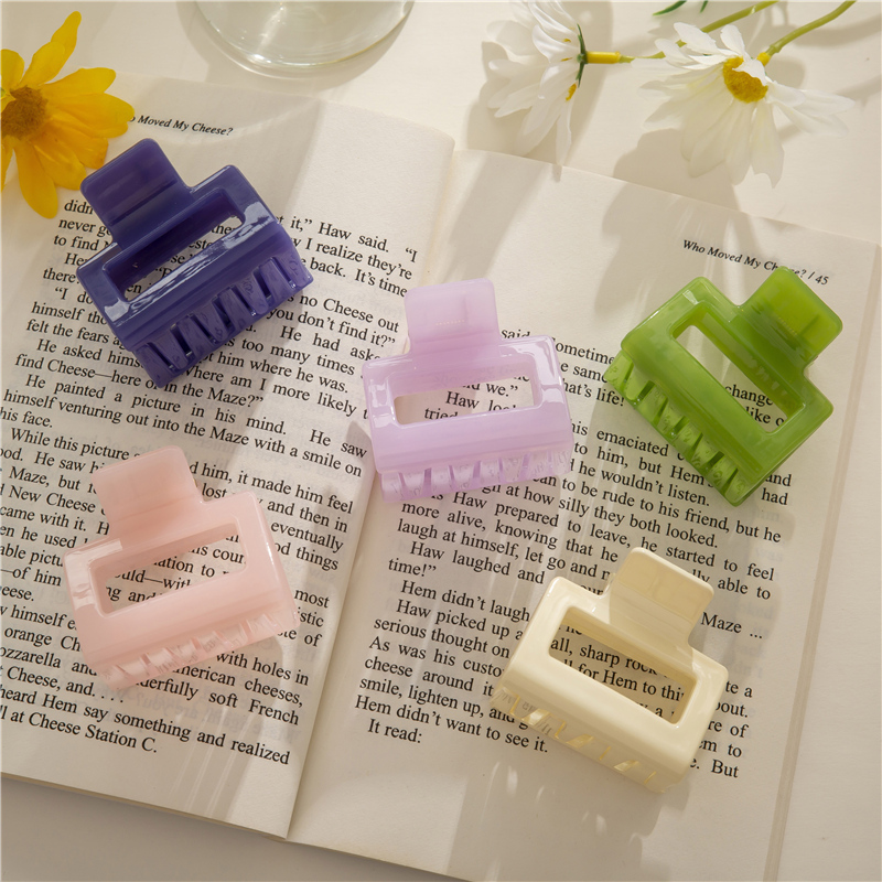 Smallquareexquisitehairpin