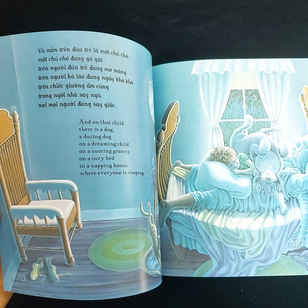 Sách - Picture book song ngữ ngôi nhà hay ngủ