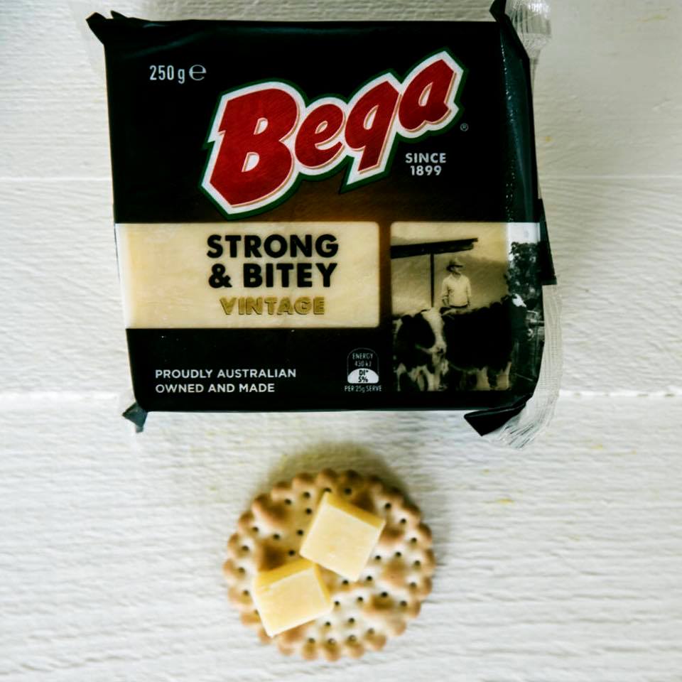 Phô Mai Cheddar BEGA Vintage 1KG