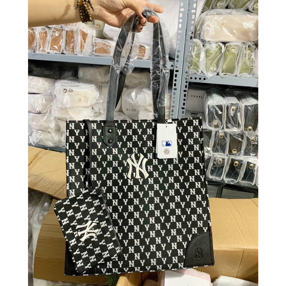 túi tote mlb siêu hot kèm ví nhỏ size 36*38*8cm màu đen
