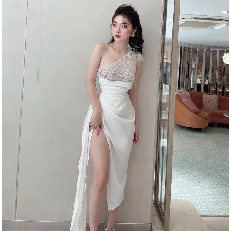 Đầm body lệch vai phối lông công tua rua kết cườm tráng gương TRIPBLE T DRESS - size M/L - MS358V