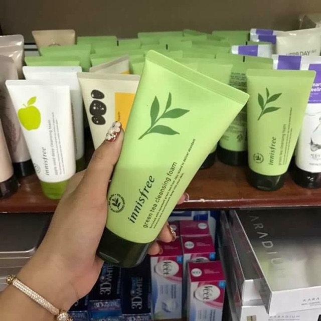 Sữa rửa mặt innisfree trà xanh