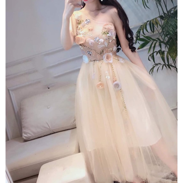 ĐẦM XÒE LỆCH VAI ĐÍNH HOA 3D