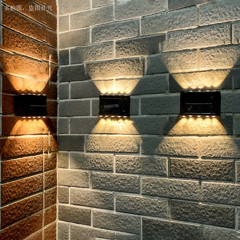 Đèn 12 LED Gắn Tường Năng Lượng Mặt Trời Trang Trí Sân Vườn