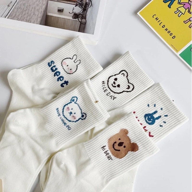 Tất Lolita Nam Nữ Unisex màu trắng cao cổ hoạ tiết hình gấu, vớ nữ dễ thương cute chất liệu cotton phong cách Hàn Quốc