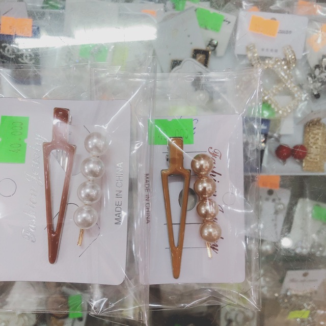 Kẹp tóc hot hit Hàn xẻng nè các chị em, cặp lên nhìn xinh iu với trẻ trung lắm nha. bán từ 2sp trở lên nếu khách mua lẻ